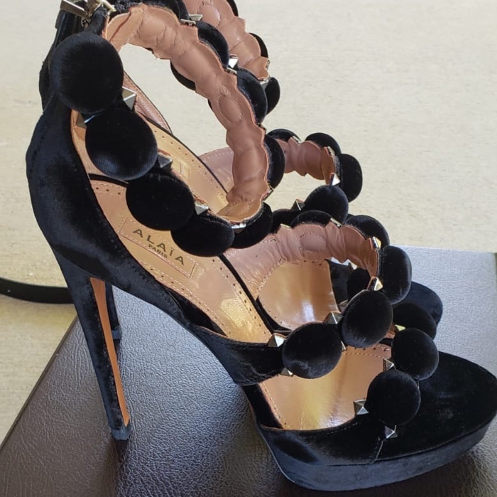 ✨Alaïa “Bombe” sz38.5 studded suede platform - Picture 2 of 8